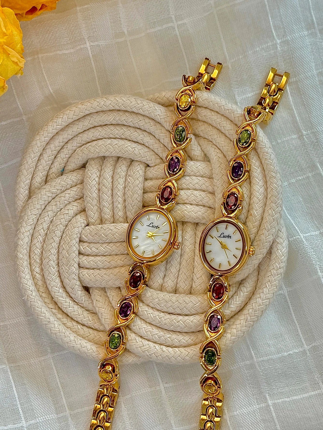 1 Piece of New High-End Colorfuled Tourmaline Gem Rhinestone Inlaid Accessible Luxury Retro Elegant Fashion Women's Watch Oval Mother-Of-Pearl Dial 30m Waterproof Suitable for Daily Wear and Party Vacation Outing and Other Oc