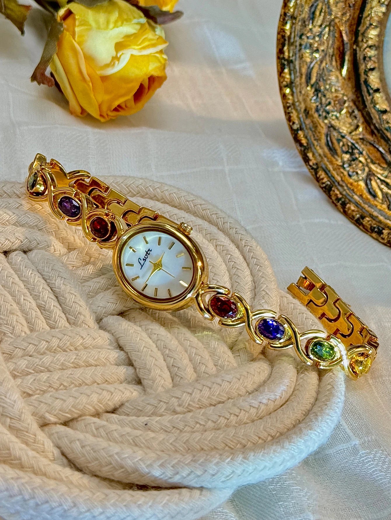 1 Piece of New High-End Colorfuled Tourmaline Gem Rhinestone Inlaid Accessible Luxury Retro Elegant Fashion Women's Watch Oval Mother-Of-Pearl Dial 30m Waterproof Suitable for Daily Wear and Party Vacation Outing and Other Oc