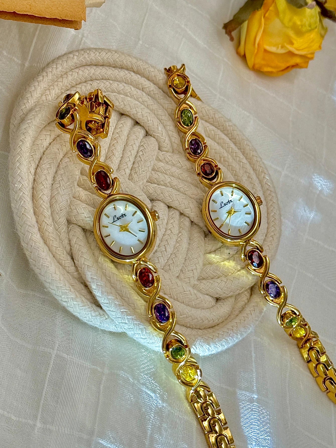 1 Piece of New High-End Colorfuled Tourmaline Gem Rhinestone Inlaid Accessible Luxury Retro Elegant Fashion Women's Watch Oval Mother-Of-Pearl Dial 30m Waterproof Suitable for Daily Wear and Party Vacation Outing and Other Oc