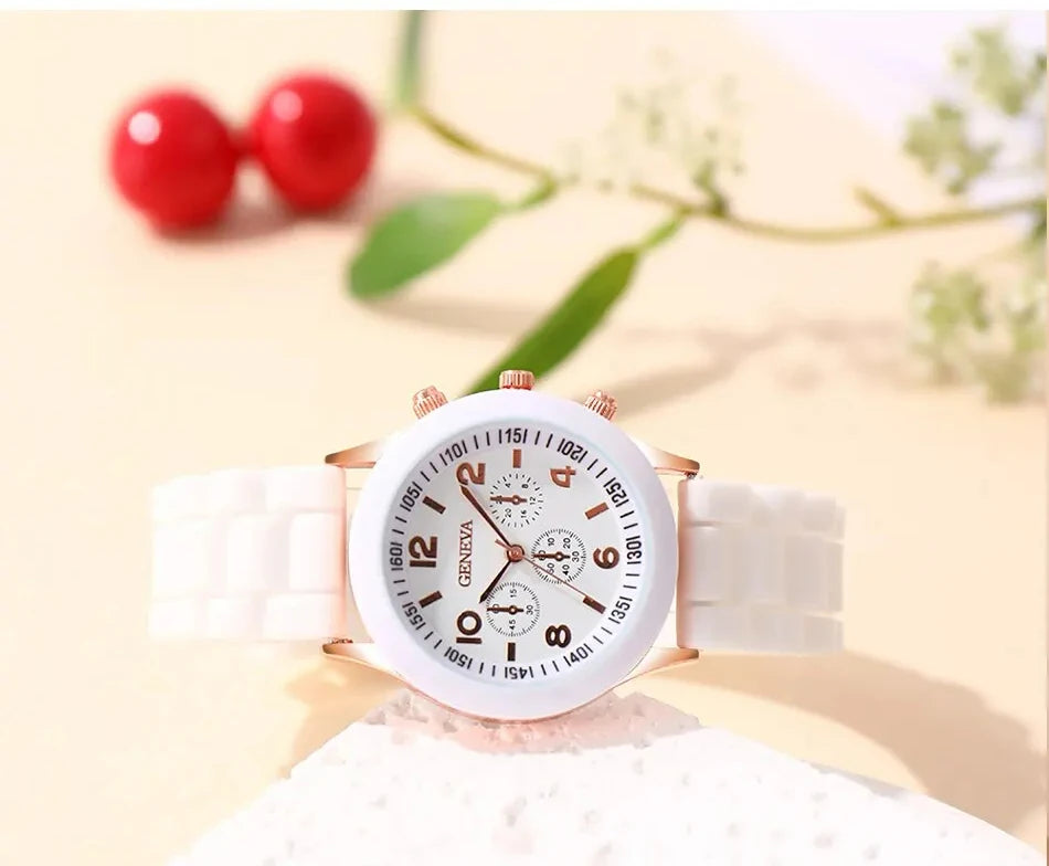 4pcs Fashion Simple Set Watches Luxury Men Women Silicone Tape Quartz Watch for Silver Business Casual Bracelet Wristwatch